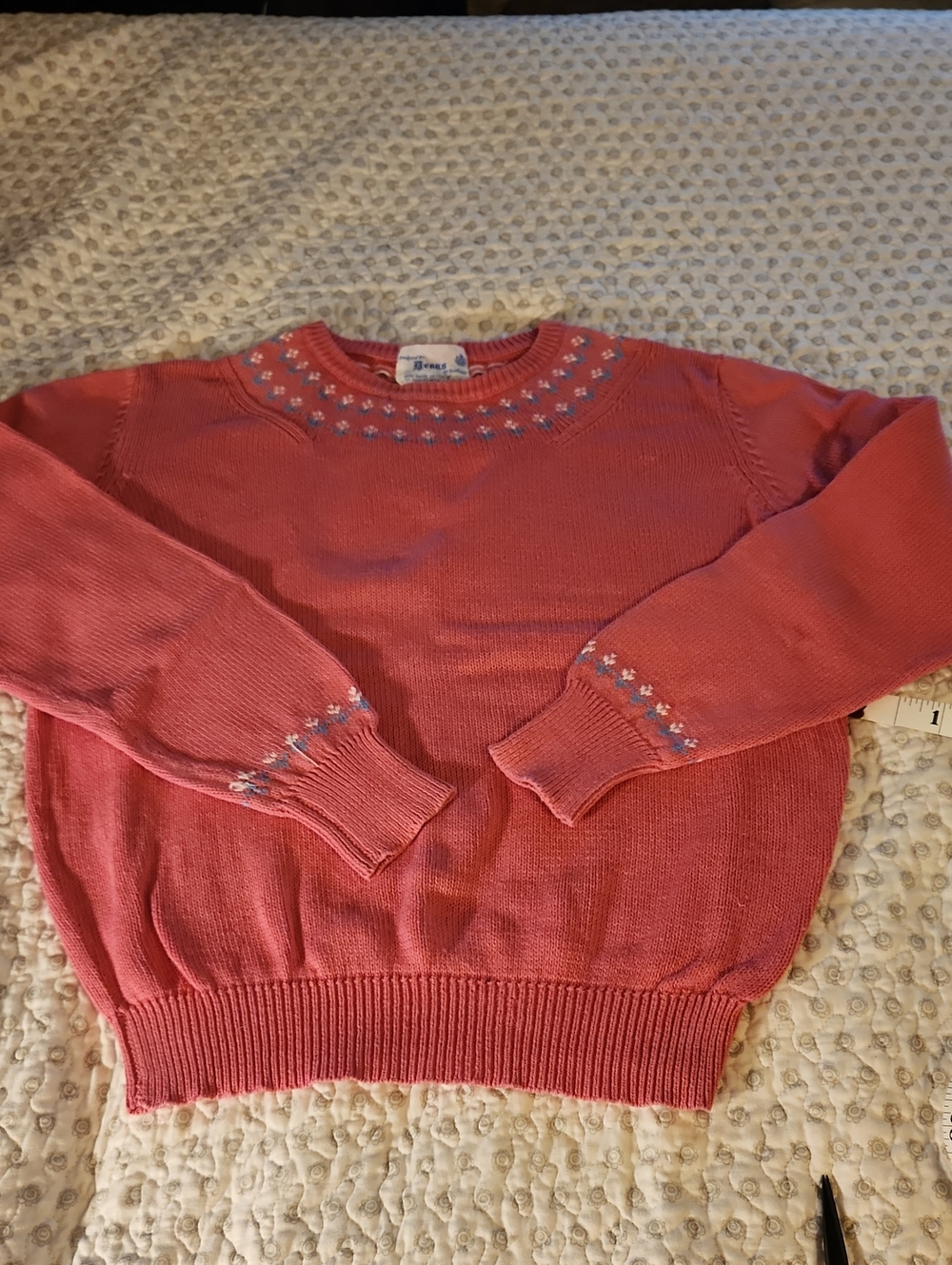 Vintage Women’s Coral Crewneck Sweater with Subtle Floral Stitching